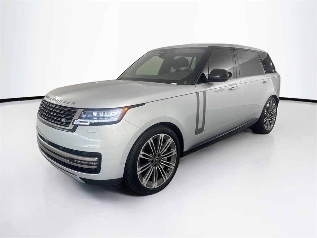 2025 Land Rover Range Rover SE's photo