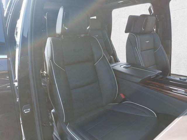 2023 Cadillac Escalade Premium Luxury photo 10