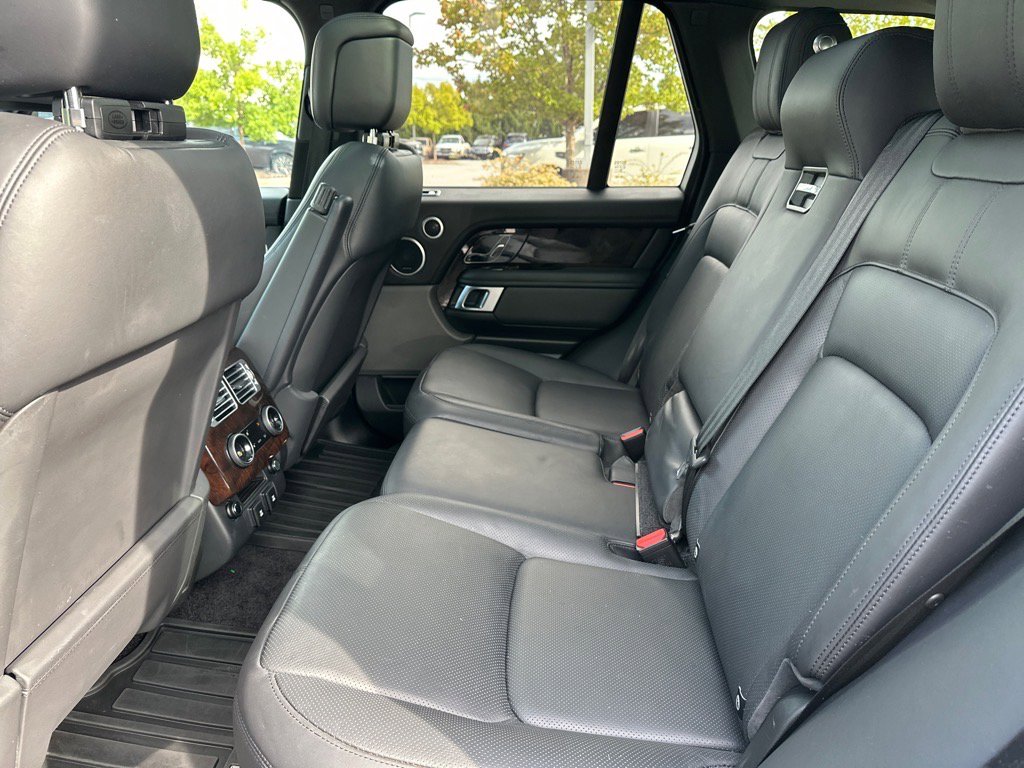2020 Land Rover Range Rover HSE photo 12