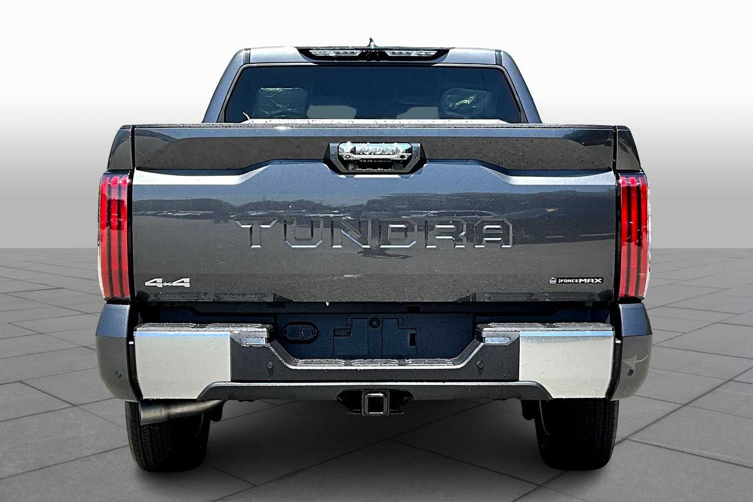 2025 Toyota Tundra Limited CrewMax photo 4