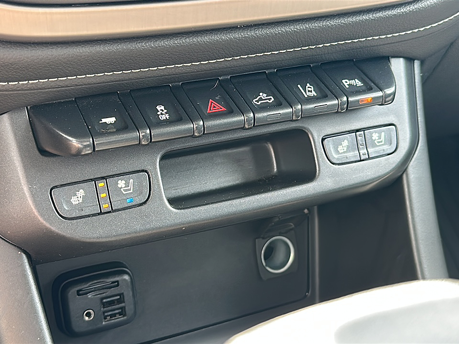 2021 Gmc Canyon Denali photo 12