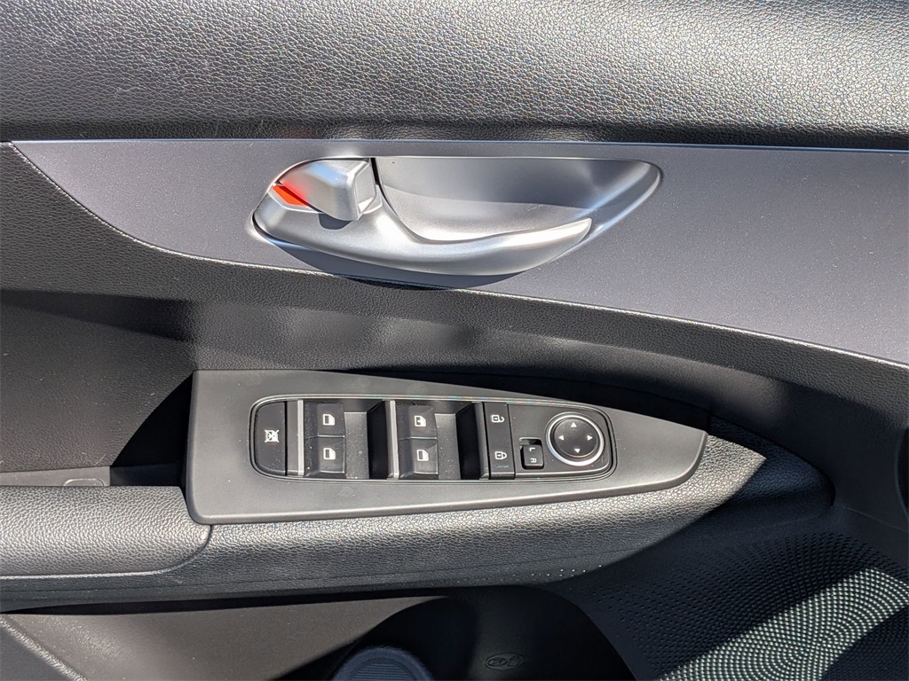 2023 Kia Forte LXS photo 10