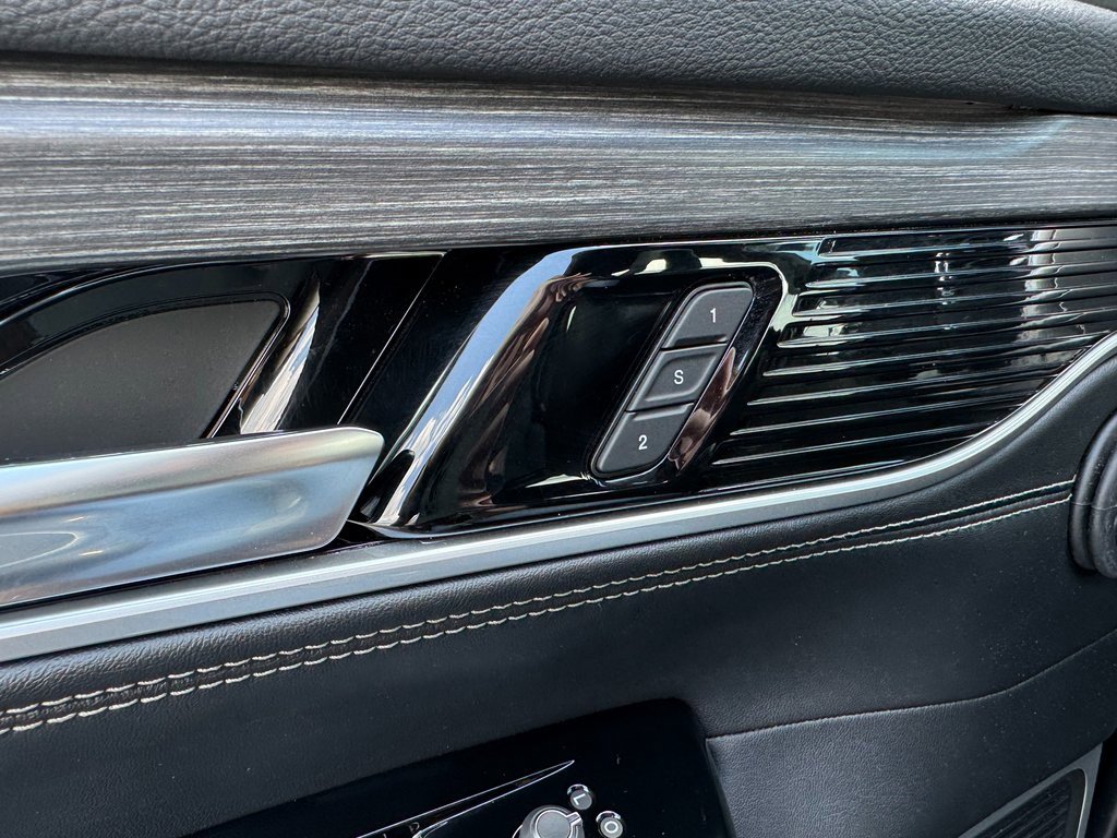 2024 Jeep Wagoneer Series II photo 10