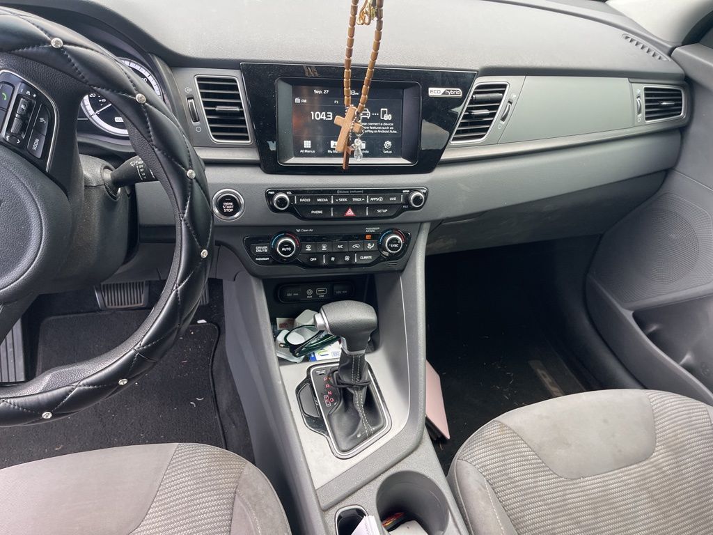2017 Kia Niro LX photo 18
