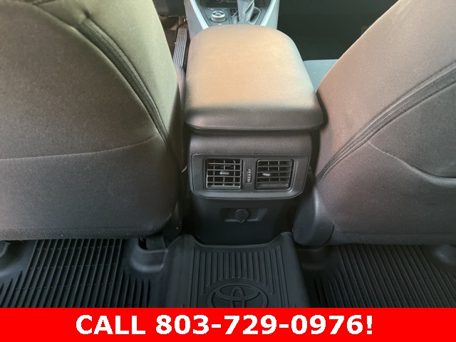 2022 Toyota RAV4 Hybrid LE photo 8