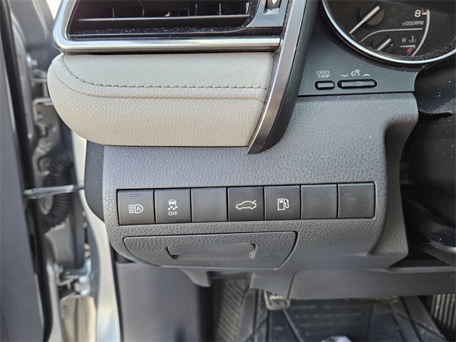 2018 Toyota Camry SE photo 20