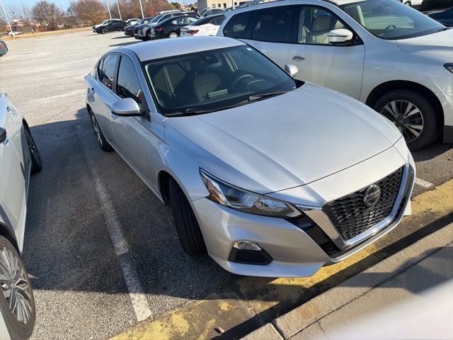 2021 Nissan Altima S's photo