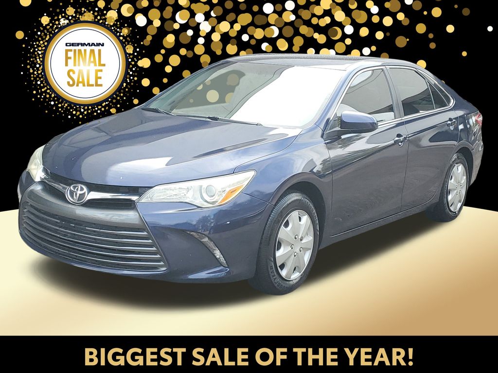 2016 Toyota Camry LE's photo