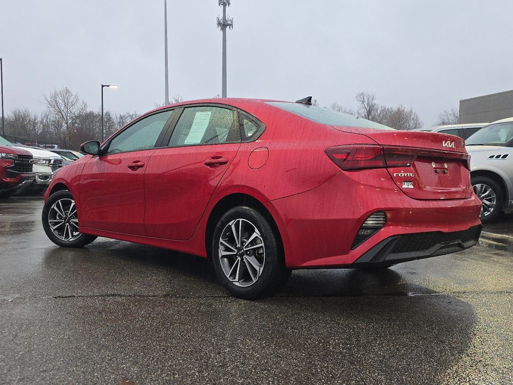 2024 Kia Forte LXS photo 4