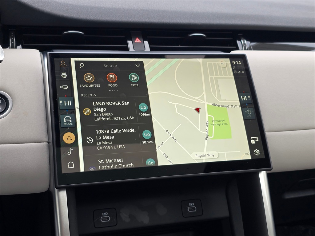 2024 Land Rover Discovery Sport S photo 14