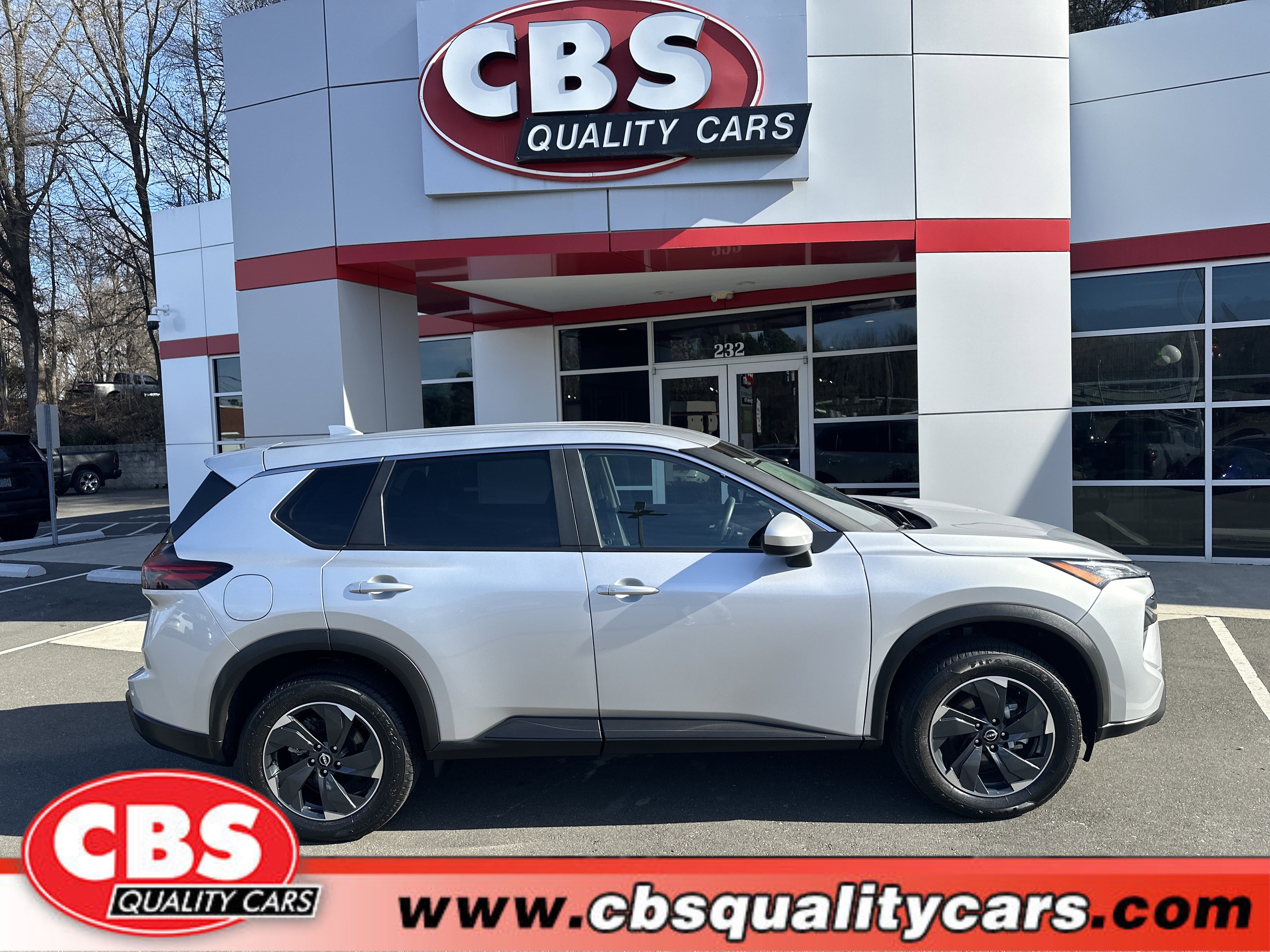 2024 Nissan Rogue SV's photo