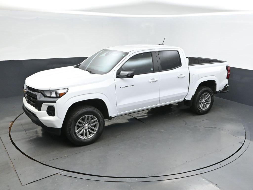 2024 Chevrolet Colorado LT photo 33