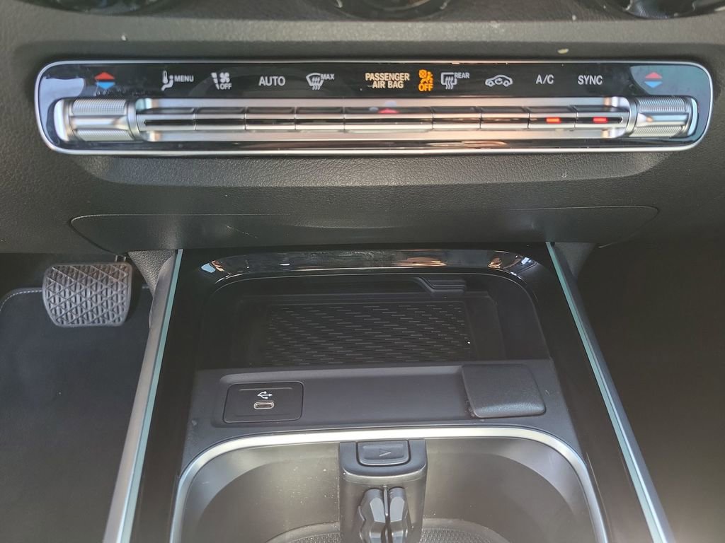 2024 Mercedes Benz GLB 250 photo 32