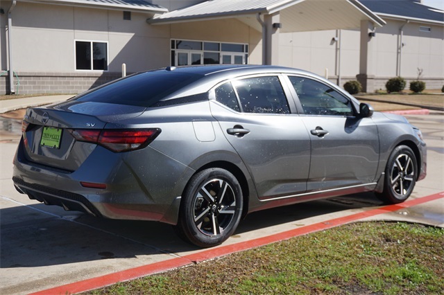 2025 Nissan Sentra SV photo 4