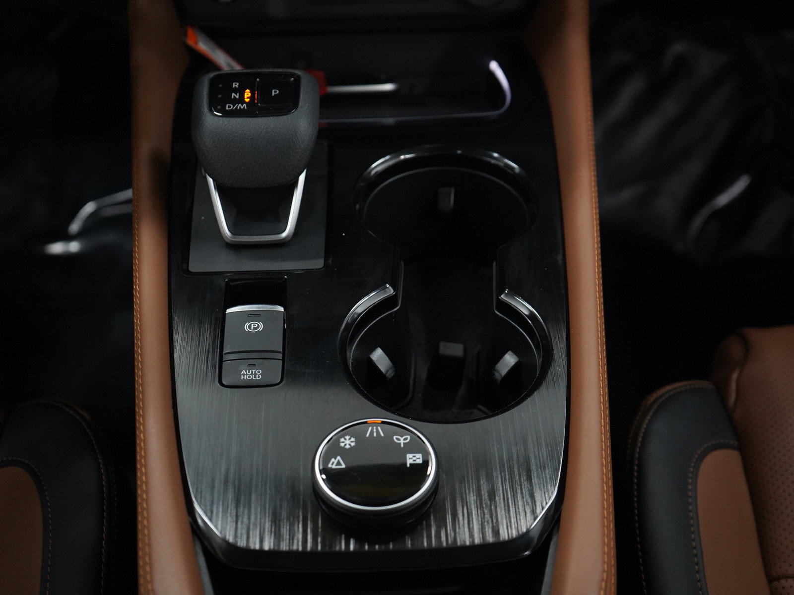 2024 Nissan Rogue Platinum photo 18