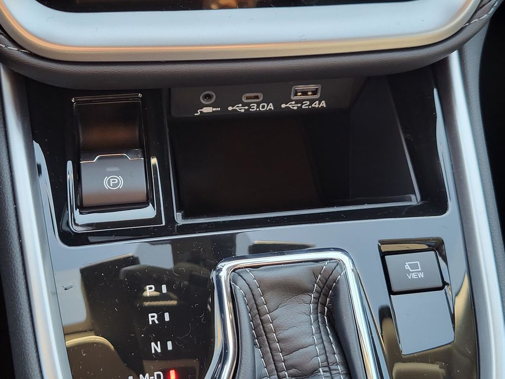 2025 Subaru Outback Touring XT photo 8