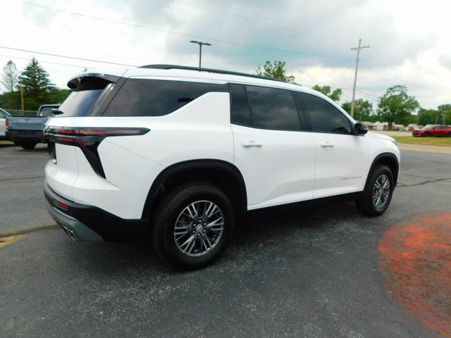 2025 Chevrolet Traverse photo 3