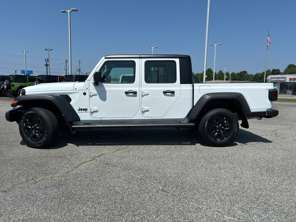 2025 Jeep Gladiator Sport photo 3