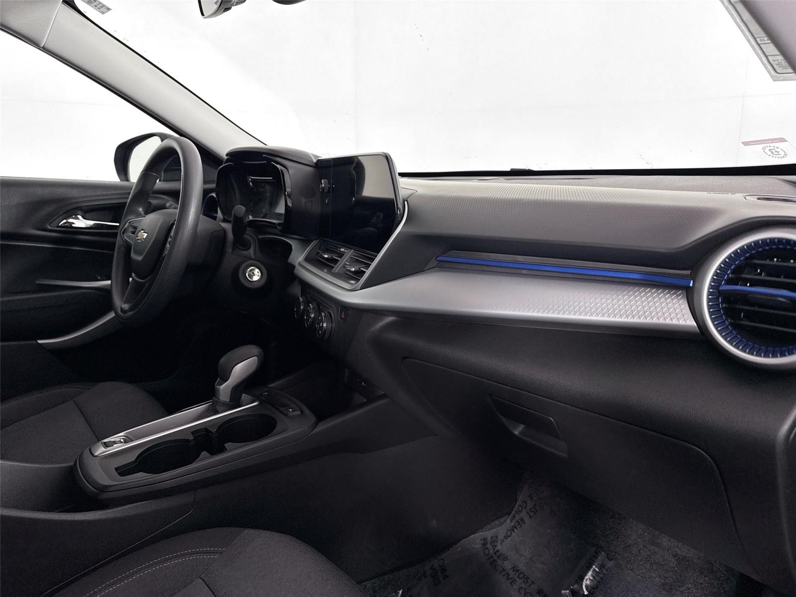 2024 Chevrolet Trax LS photo 30