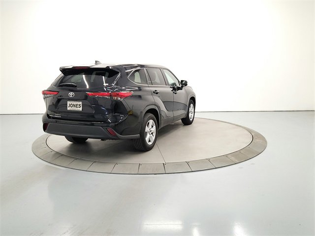 2023 Toyota Highlander L photo 5
