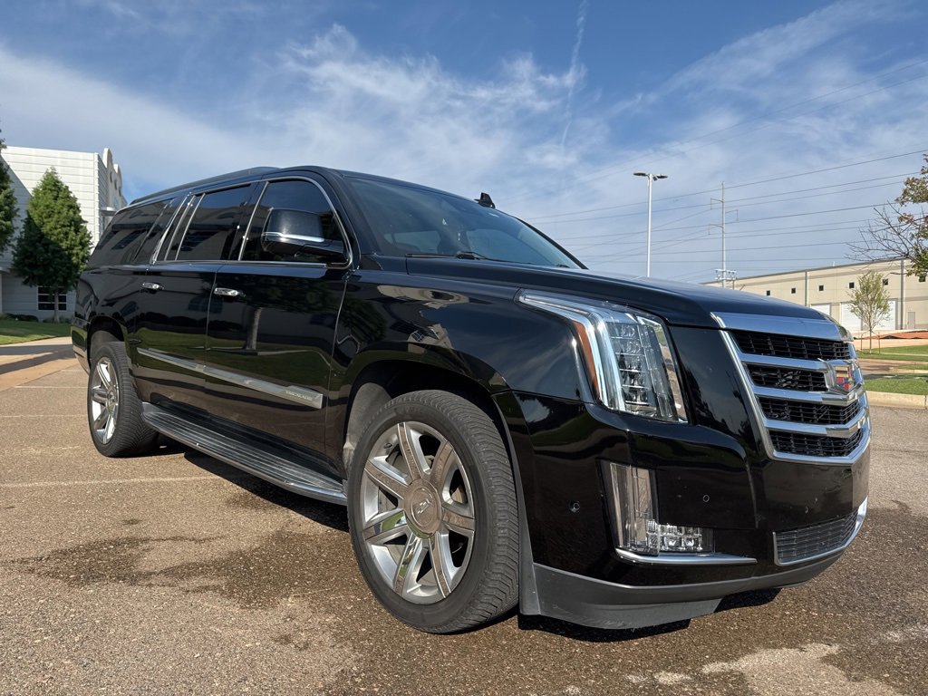 2020 Cadillac Escalade ESV Luxury photo 2