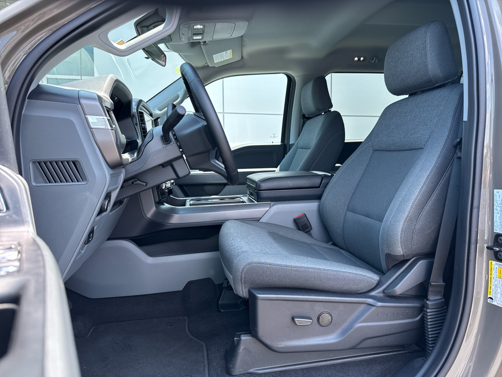 2025 Ford F-150 XLT photo 4