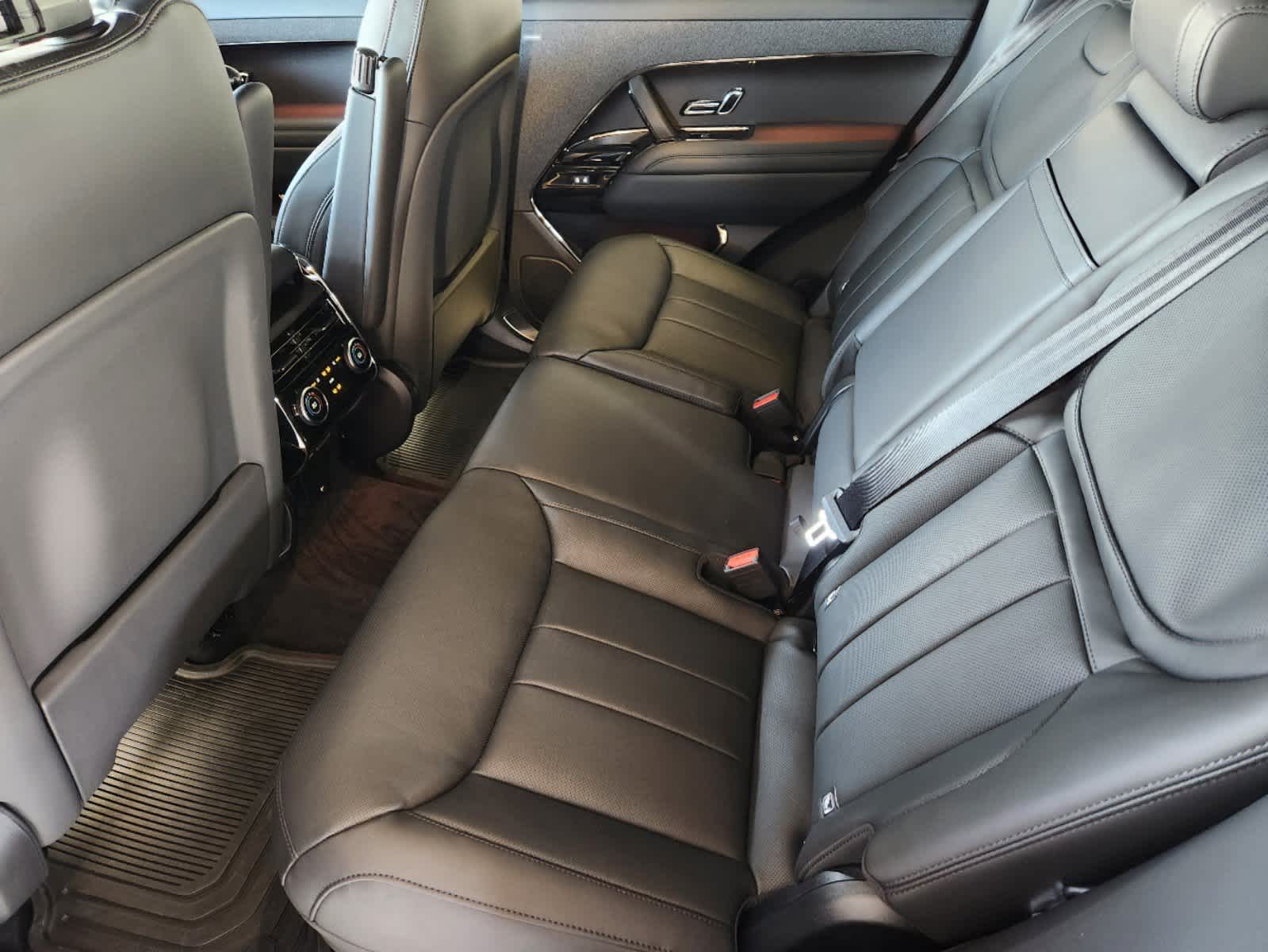 2025 Land Rover Range Rover Sport SE photo 16