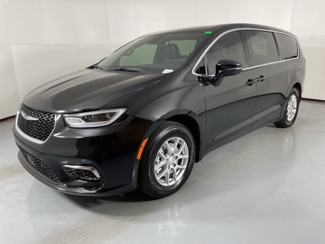 2026 Chrysler Pacifica photo 4