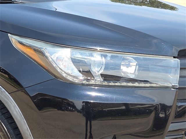 2019 Toyota Highlander SE photo 3
