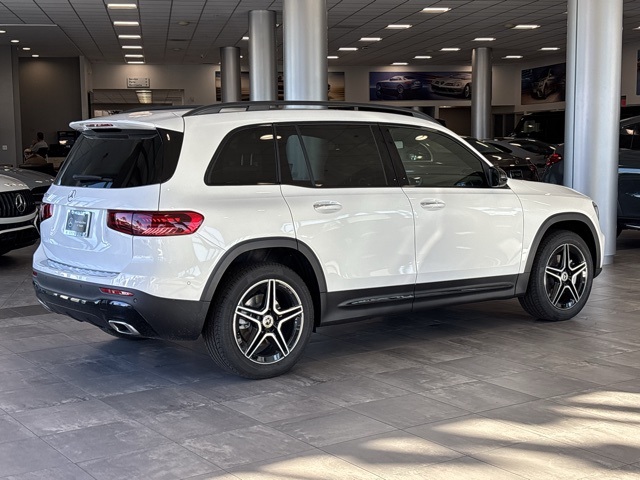 2026 Mercedes Benz GLB 250 photo 3