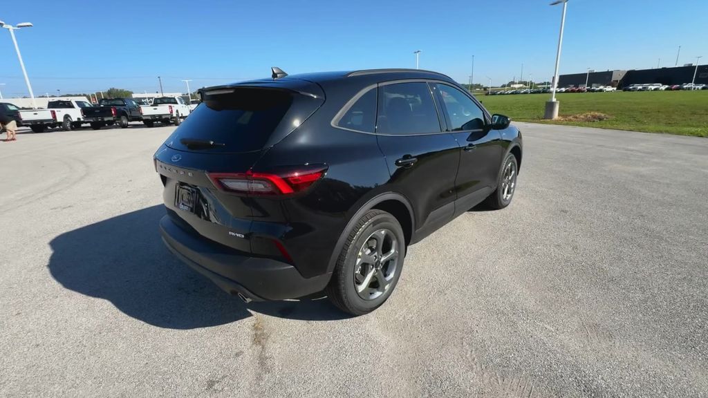 2026 Ford Escape ST-Line photo 6