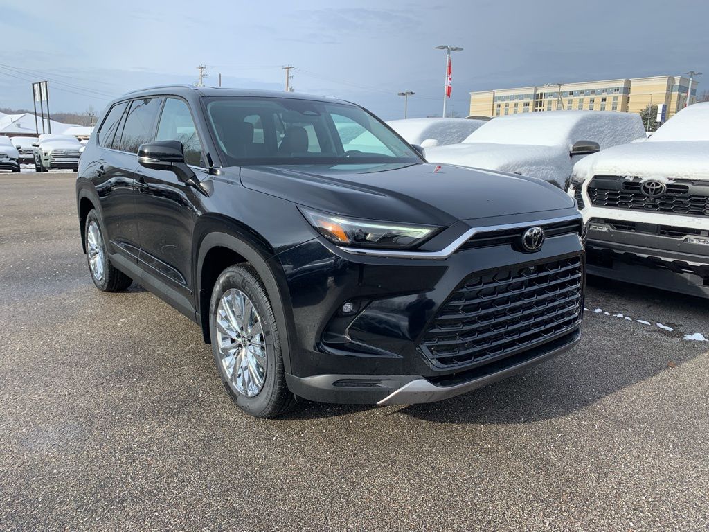 2026 Toyota Grand Highlander Platinum's photo