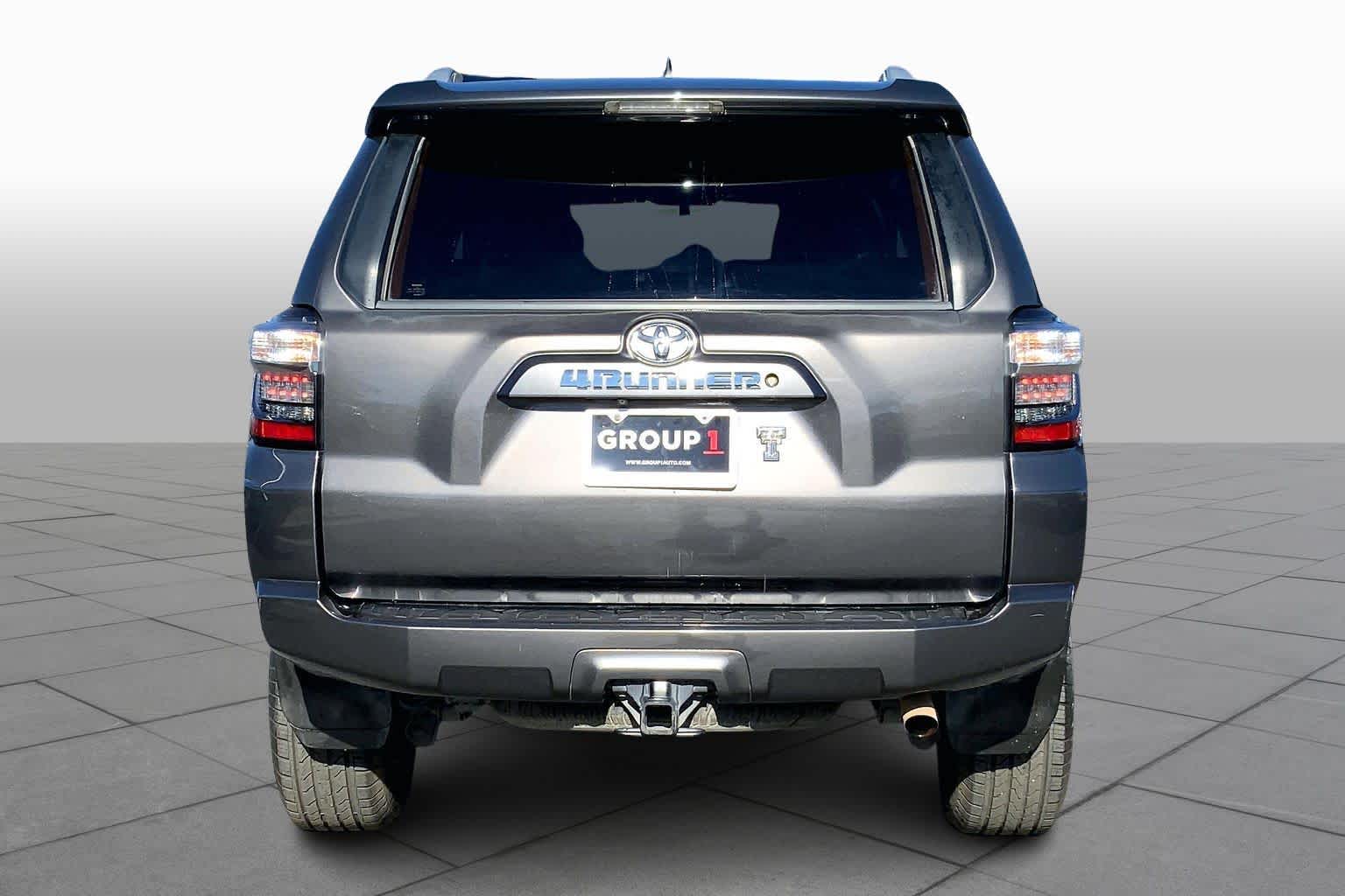 2014 Toyota 4Runner SR5 photo 4