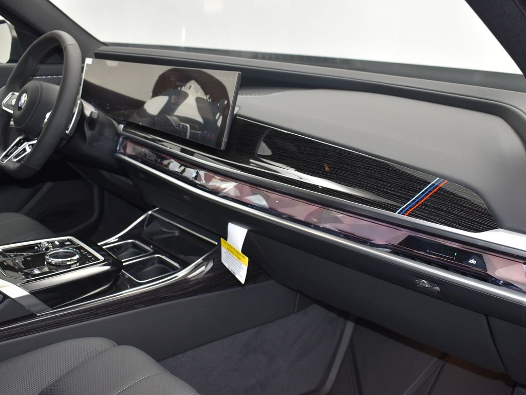 2026 Bmw 740i photo 22