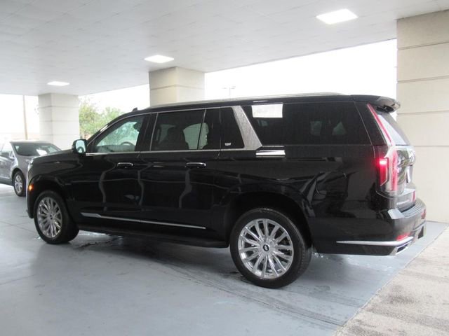 2023 Cadillac Escalade ESV Premium Luxury photo 2