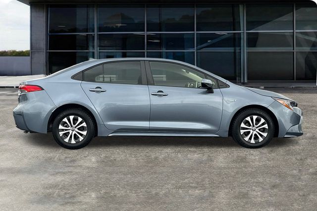 2021 Toyota Corolla Hybrid LE photo 3