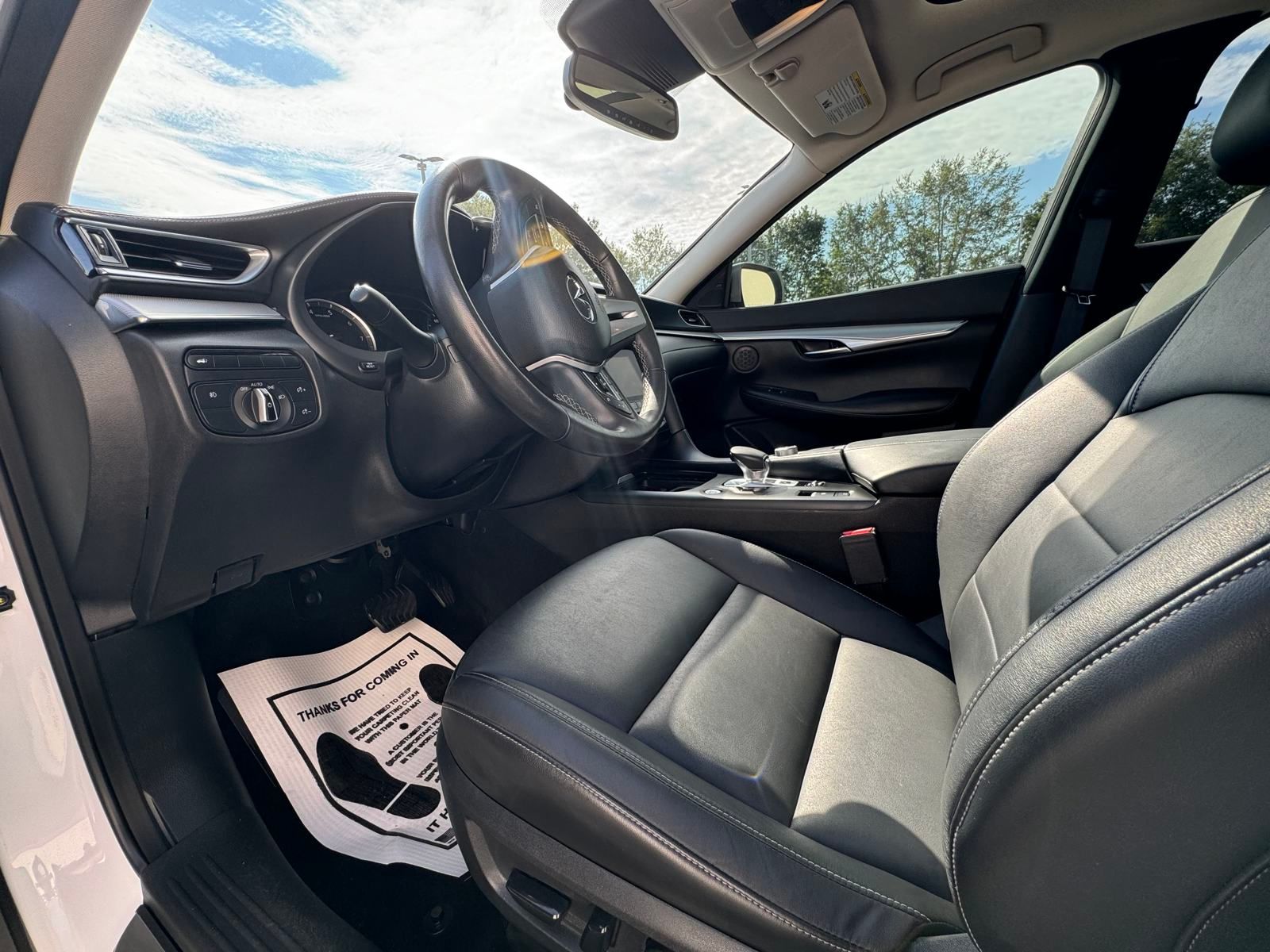 2019 Infiniti QX50 Luxe photo 3