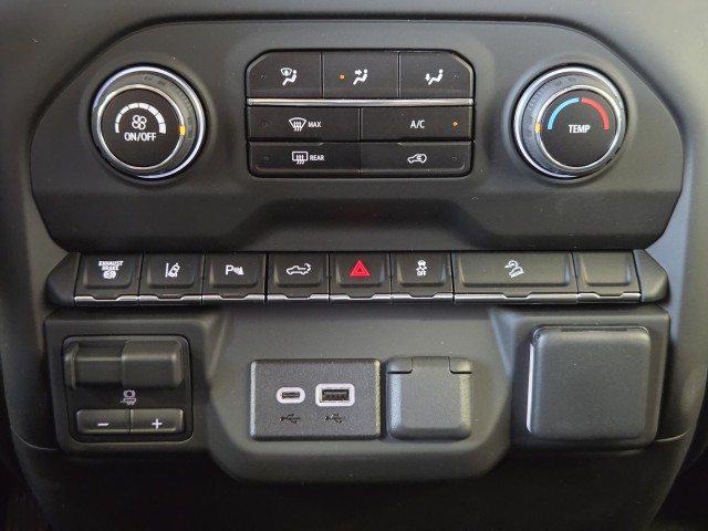 2025 Chevrolet Silverado 2500HD Custom photo 31