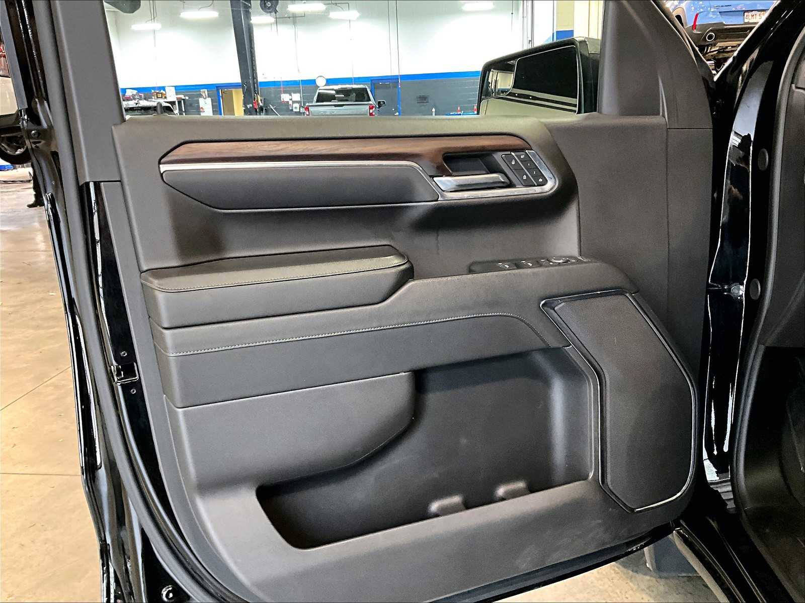2024 Gmc Sierra 1500 SLT photo 8