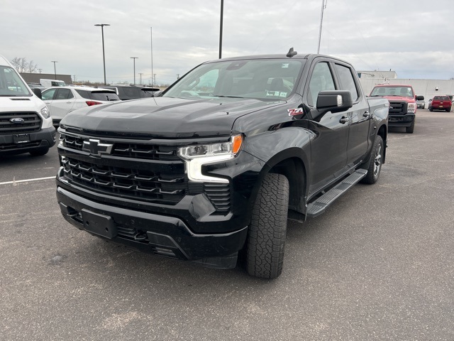 2024 Chevrolet Silverado 1500 RST photo 2