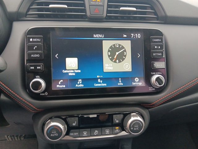 2025 Nissan Versa 1.6 SR photo 13