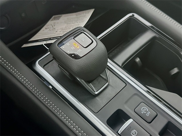 2025 Nissan Pathfinder Platinum photo 18