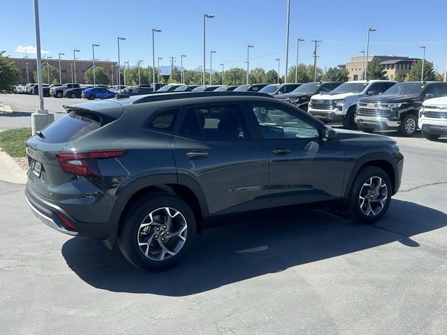 2025 Chevrolet Trax LT photo 10
