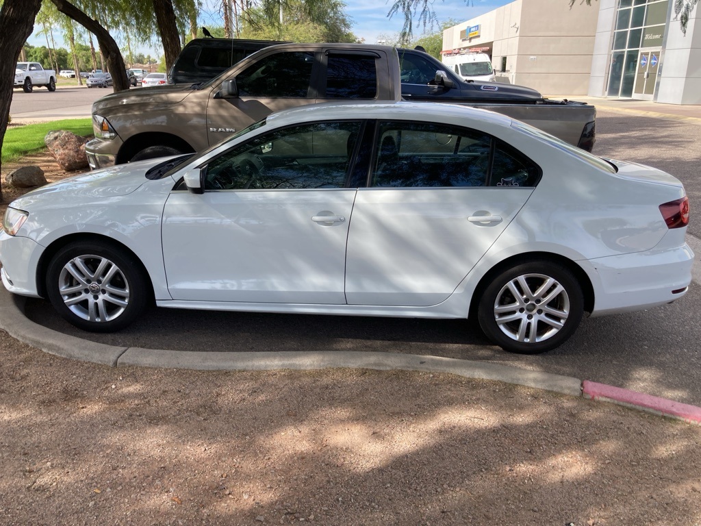2017 Volkswagen Jetta 1.4T S photo 2