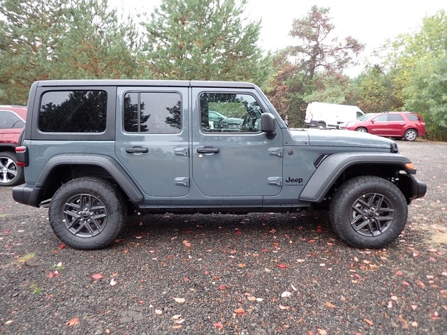 2025 Jeep Wrangler Sport S photo 7