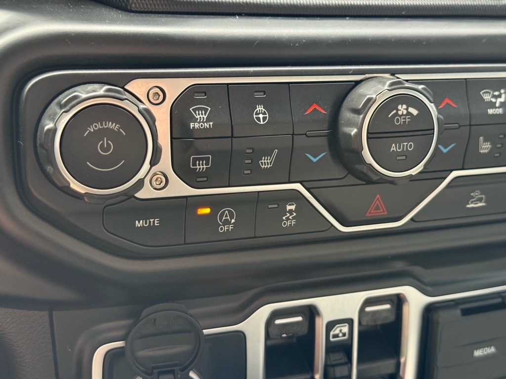 2022 Jeep Gladiator Mojave photo 14