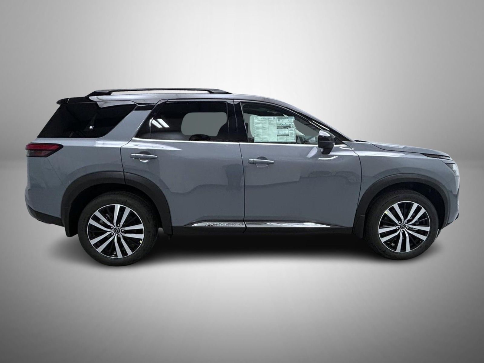 2025 Nissan Pathfinder Platinum photo 4