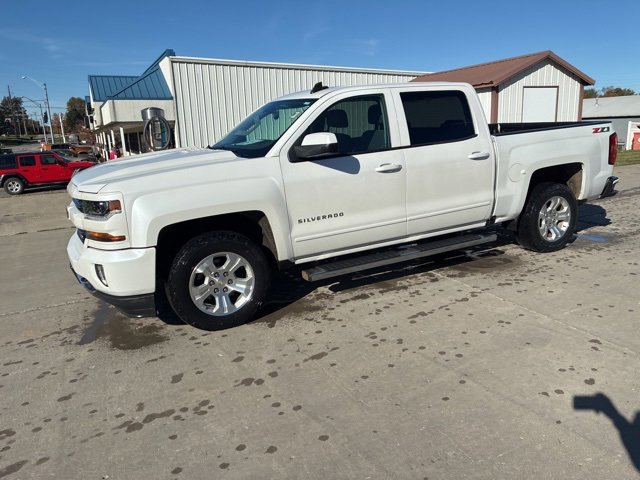 Used 2018 Chevrolet Silverado 1500 LT with VIN 3GCUKREC8JG389101 for sale in Kansas City