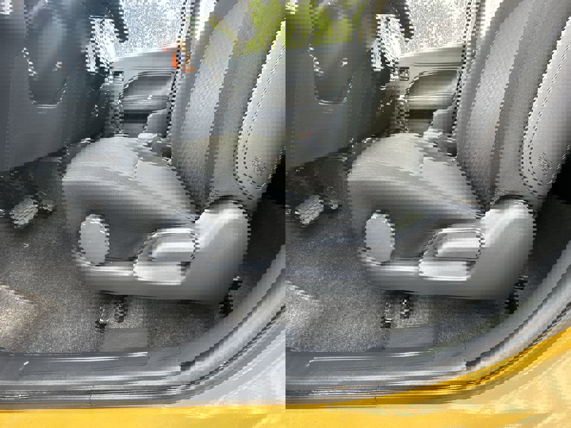 2023 Mitsubishi Mirage ES photo 12