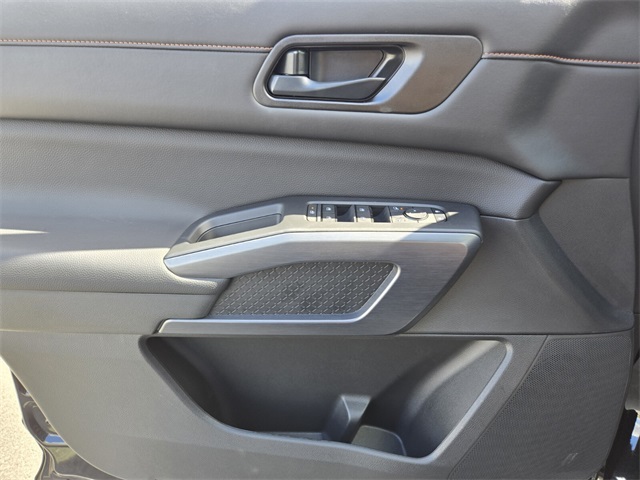 2025 Nissan Pathfinder Rock Creek photo 21